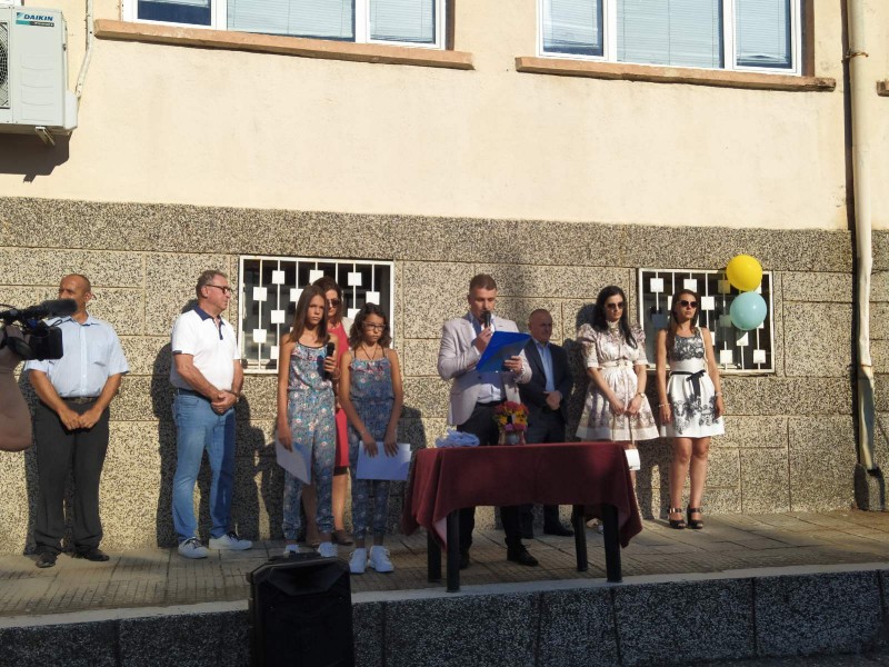IMG-6f630085da7a6f853517e3b988697cc4-V.jpg